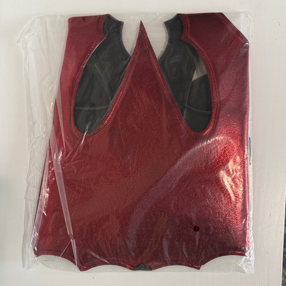 Kid’s Victorian Vampire Costume - Red and Black New - Picture 7 of 13